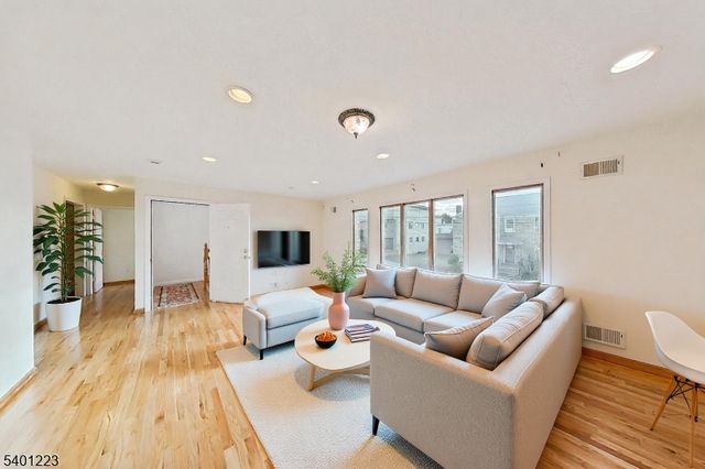 46 Bayliss St, North Arlington Boro, NJ 07031