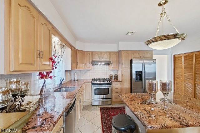 46 Bayliss St, North Arlington Boro, NJ 07031