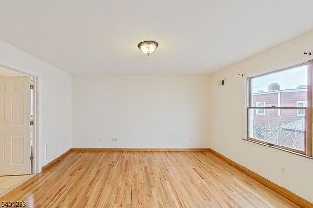 46 Bayliss St, North Arlington Boro, NJ 07031