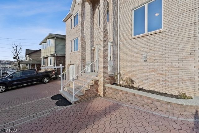 46 Bayliss St, North Arlington Boro, NJ 07031