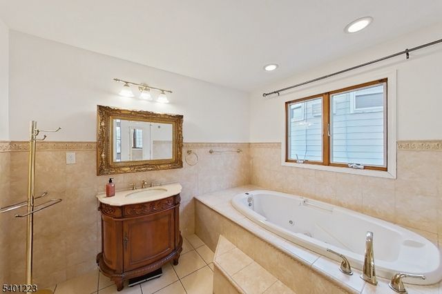 46 Bayliss St, North Arlington Boro, NJ 07031