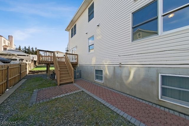 46 Bayliss St, North Arlington Boro, NJ 07031