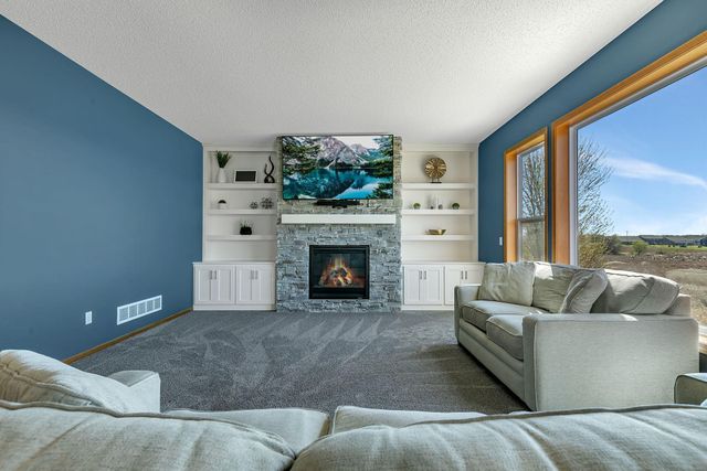 13827 Savanna Drive, Rogers, MN 55374