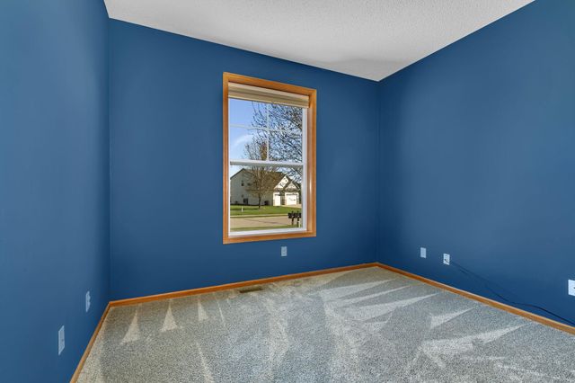 13827 Savanna Drive, Rogers, MN 55374