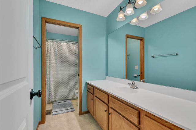 13827 Savanna Drive, Rogers, MN 55374