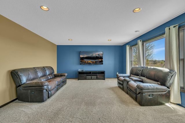 13827 Savanna Drive, Rogers, MN 55374