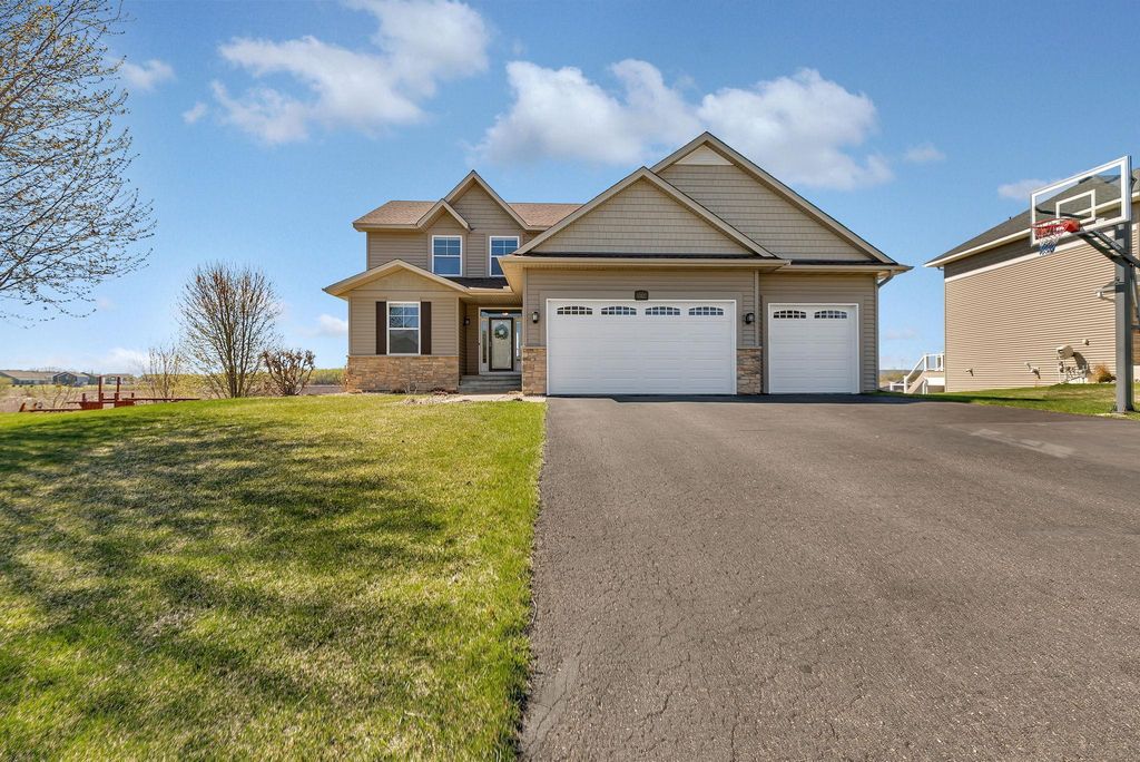 13827 Savanna Drive, Rogers, MN 55374