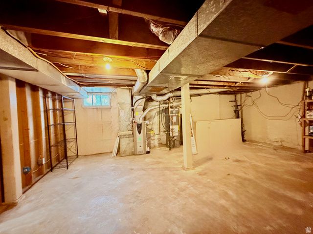 1944 E SPRING LN, Holladay, UT 84117