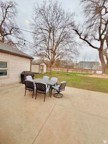 1944 E SPRING LN, Holladay, UT 84117