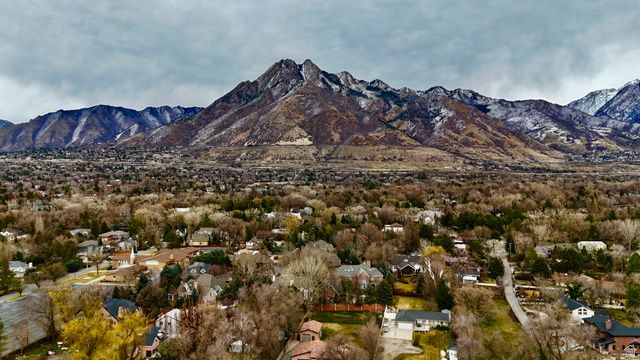 1944 E SPRING LN, Holladay, UT 84117