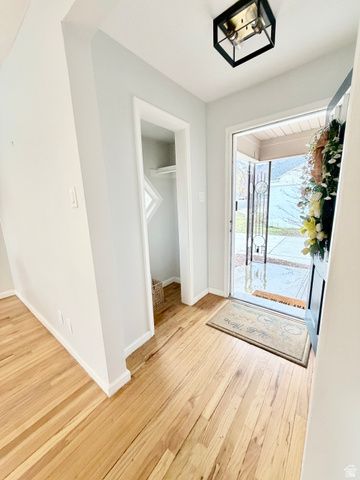 1944 E SPRING LN, Holladay, UT 84117