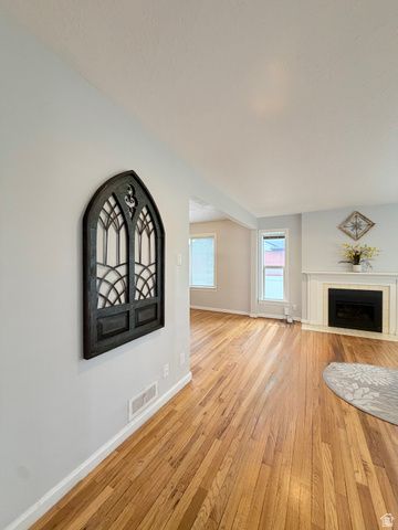 1944 E SPRING LN, Holladay, UT 84117