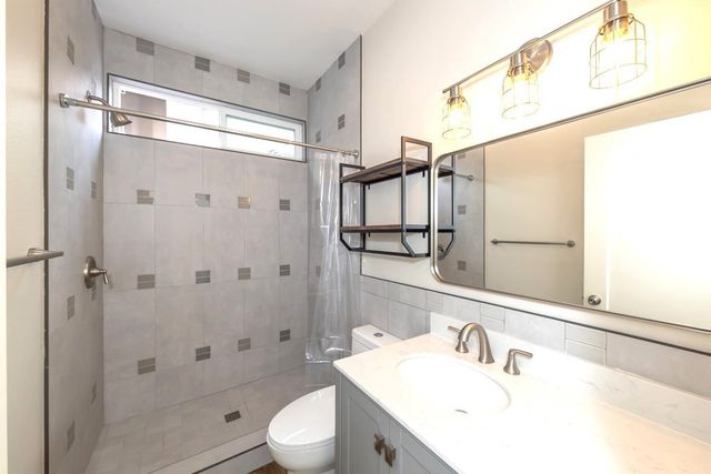 933 S Dylan Way, Anaheim Hills, CA 92808