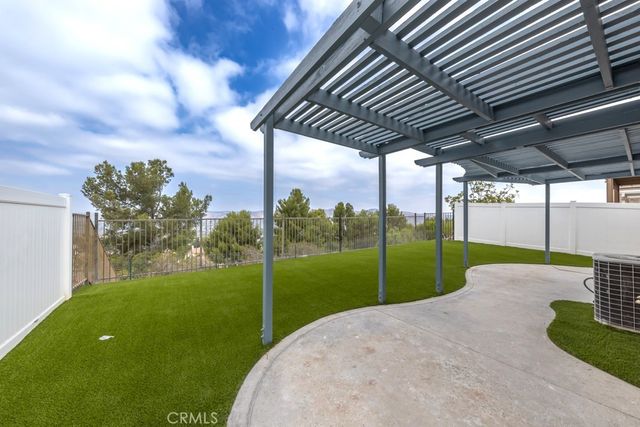 933 S Dylan Way, Anaheim Hills, CA 92808