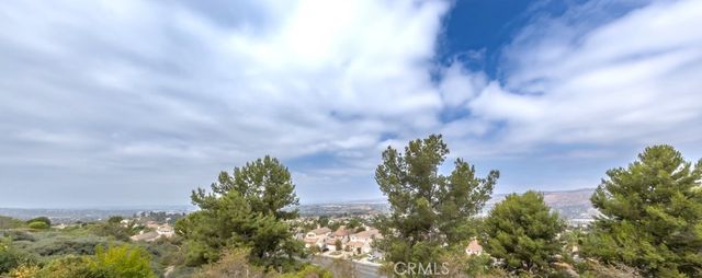933 S Dylan Way, Anaheim Hills, CA 92808