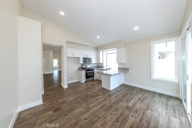 933 S Dylan Way, Anaheim Hills, CA 92808
