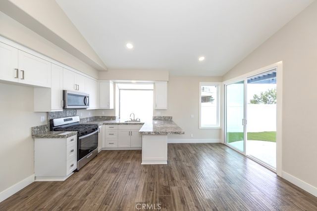 933 S Dylan Way, Anaheim Hills, CA 92808