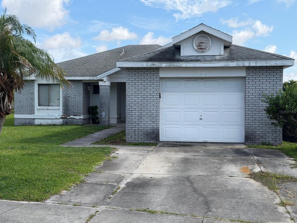 Image 1 of property listing at 1015 OCALA WOODS LANE, Orlando, FL 32824