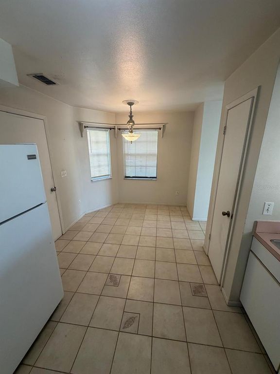 Image 11 of property listing at 1015 OCALA WOODS LANE, Orlando, FL 32824