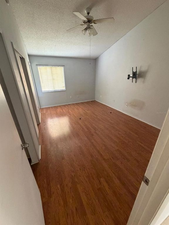 Image 14 of property listing at 1015 OCALA WOODS LANE, Orlando, FL 32824