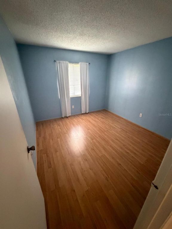 Image 17 of property listing at 1015 OCALA WOODS LANE, Orlando, FL 32824