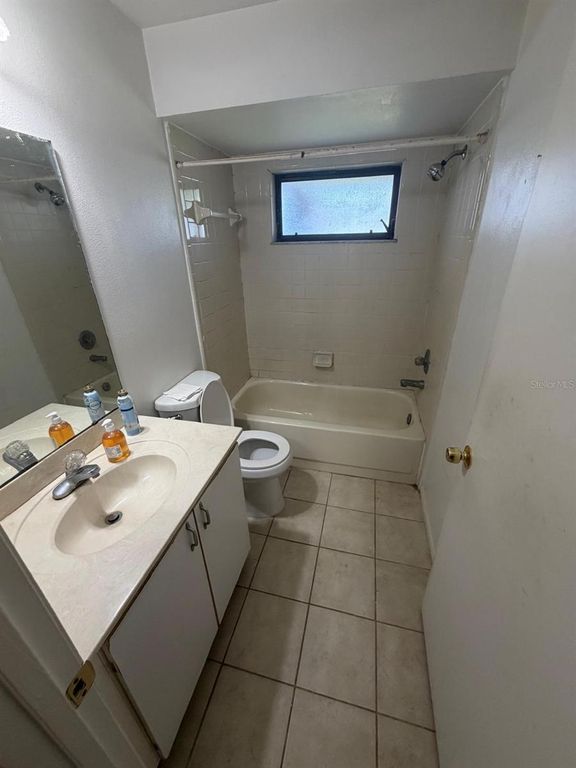 Image 19 of property listing at 1015 OCALA WOODS LANE, Orlando, FL 32824