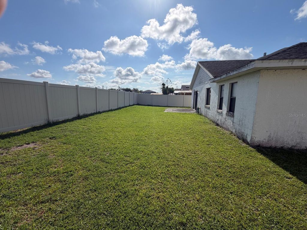 Image 20 of property listing at 1015 OCALA WOODS LANE, Orlando, FL 32824