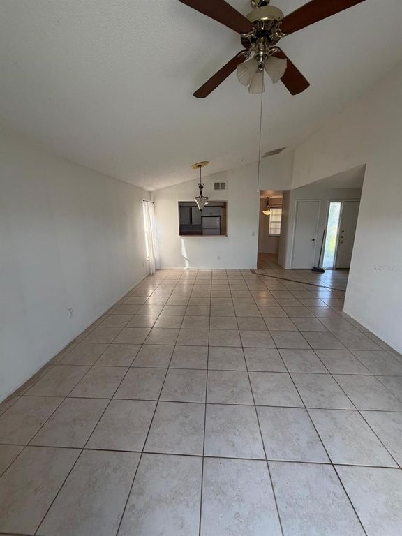 Image 5 of property listing at 1015 OCALA WOODS LANE, Orlando, FL 32824