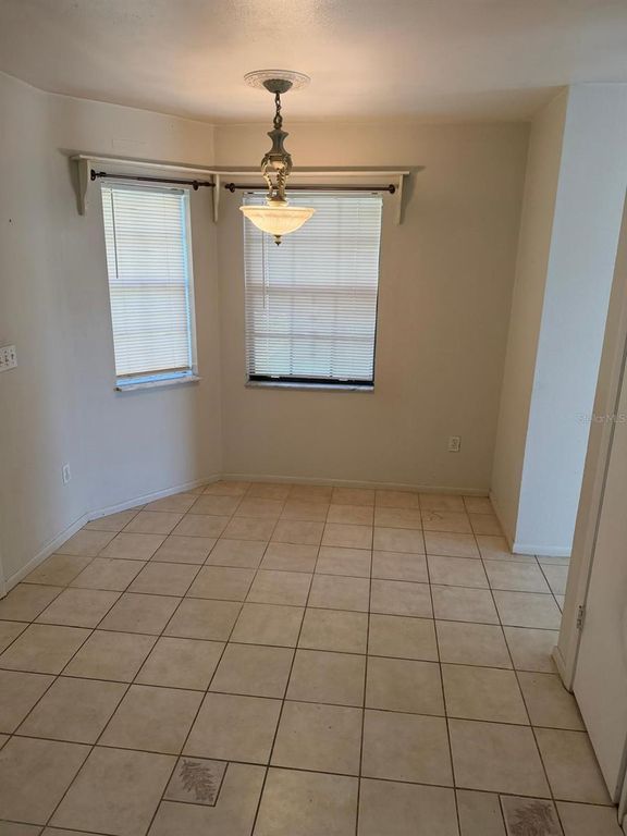 Image 10 of property listing at 1015 OCALA WOODS LANE, Orlando, FL 32824