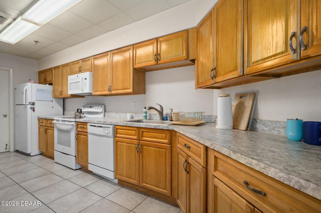 1 Oceans West Blvd Apt 10A2, Daytona Beach Shores, FL 32118