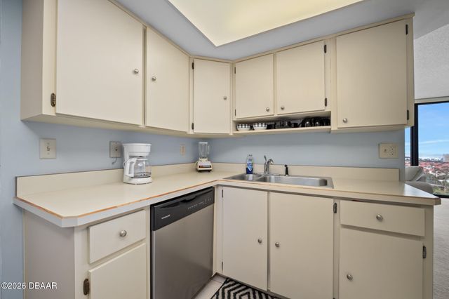 1 Oceans West Blvd Apt 10A2, Daytona Beach Shores, FL 32118