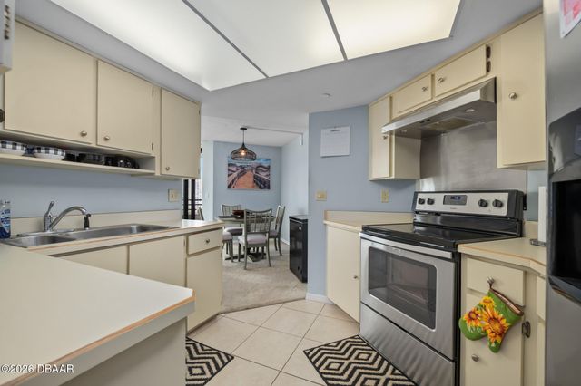 1 Oceans West Blvd Apt 10A2, Daytona Beach Shores, FL 32118