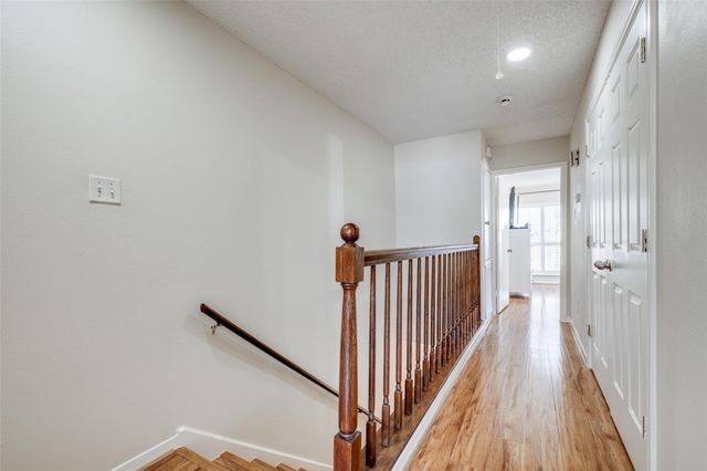 1035 Fountain View Drive, Houston, TX 77057