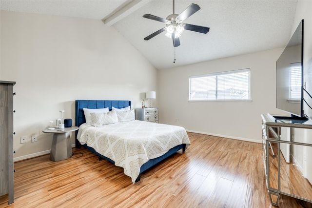 1035 Fountain View Drive, Houston, TX 77057