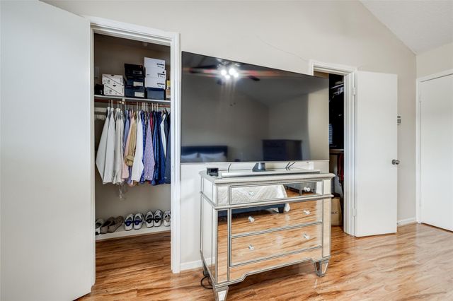 1035 Fountain View Drive, Houston, TX 77057