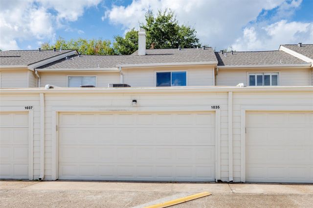 1035 Fountain View Drive, Houston, TX 77057