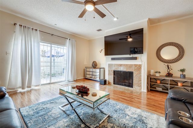 1035 Fountain View Drive, Houston, TX 77057