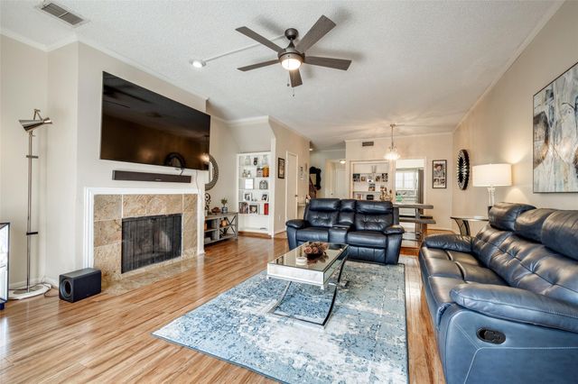 1035 Fountain View Drive, Houston, TX 77057