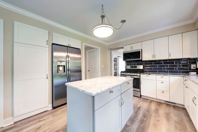 9639 N Canton Center Road, Plymouth Charter Twp, MI 48170
