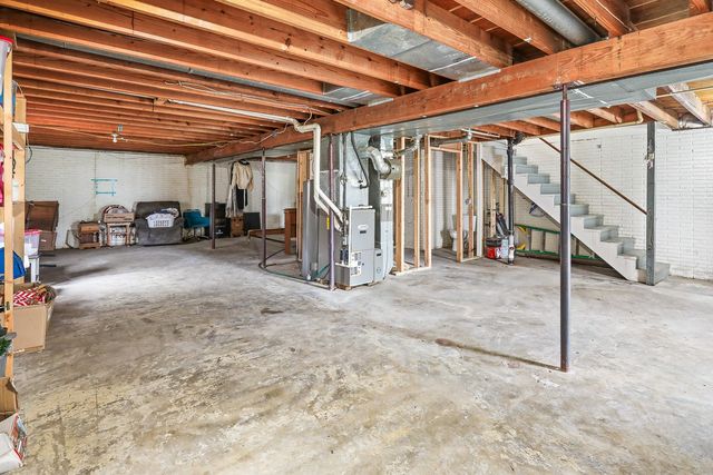 100 Vermeer Road, Pella, IA 50219