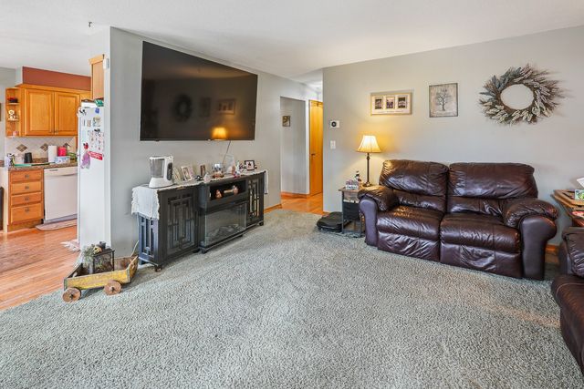 100 Vermeer Road, Pella, IA 50219