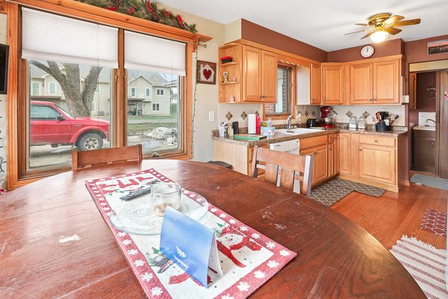 100 Vermeer Road, Pella, IA 50219