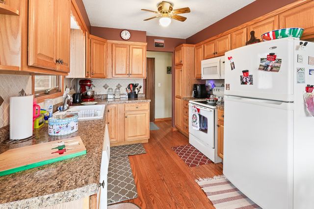 100 Vermeer Road, Pella, IA 50219