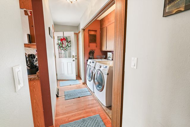 100 Vermeer Road, Pella, IA 50219