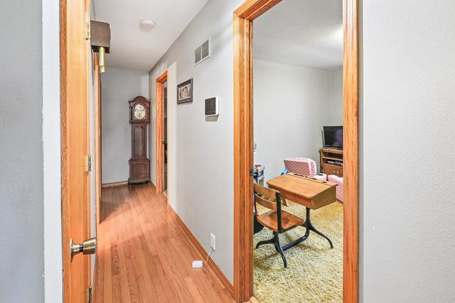 100 Vermeer Road, Pella, IA 50219