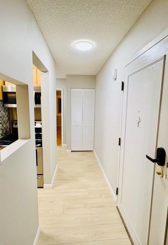 12816 Nicollet Avenue 302, Burnsville, MN 55337