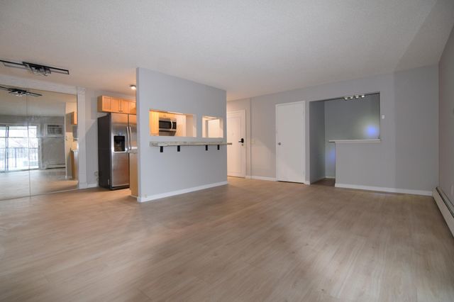 12816 Nicollet Avenue 302, Burnsville, MN 55337