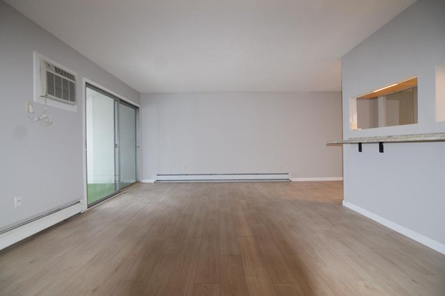 12816 Nicollet Avenue 302, Burnsville, MN 55337