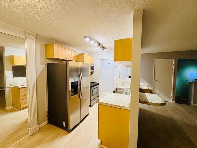 12816 Nicollet Avenue 302, Burnsville, MN 55337