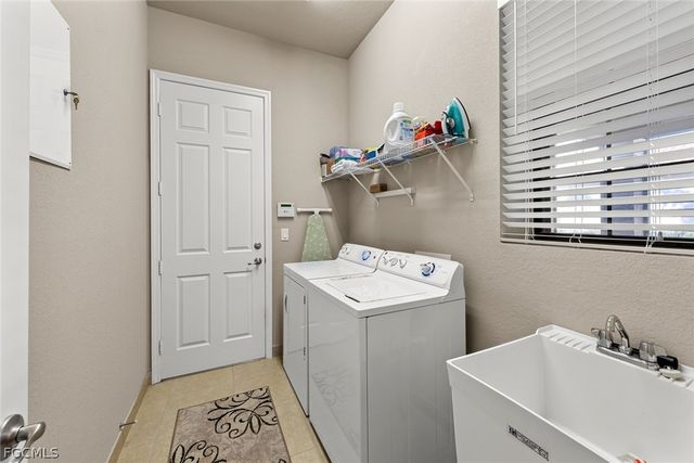 11652 Meadowrun CIR, Fort Myers, FL 33913